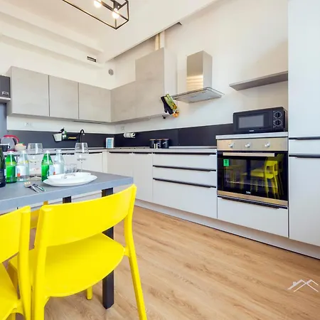 Apartment Center, 2br, Free Wifi & Netflix By Tilo Genoa
