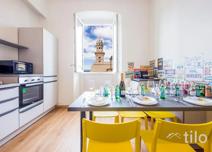 Center, 2br, Free Wifi & Netflix By Tilo *