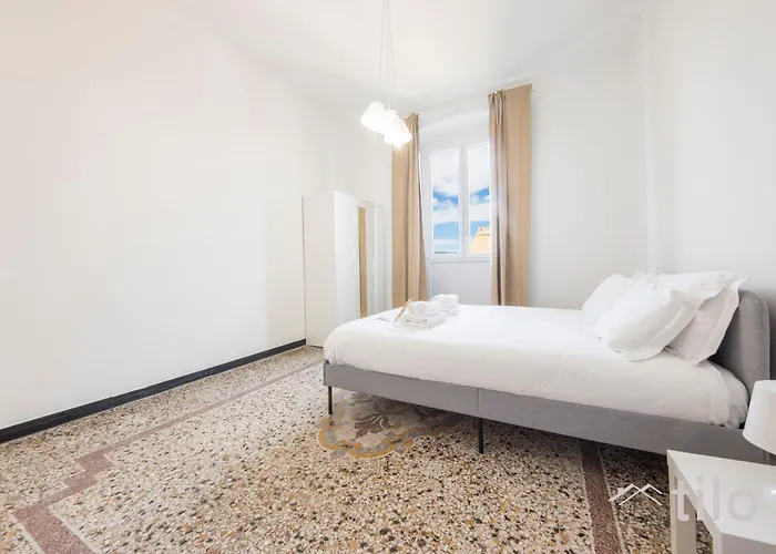 Center, 2br, Free Wifi & Netflix By Tilo جنوة