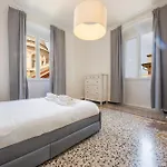 Center, 2br, Free Wifi & Netflix By Tilo