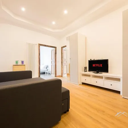 Center, 2br, Free Wifi & Netflix By Tilo Lejlighed